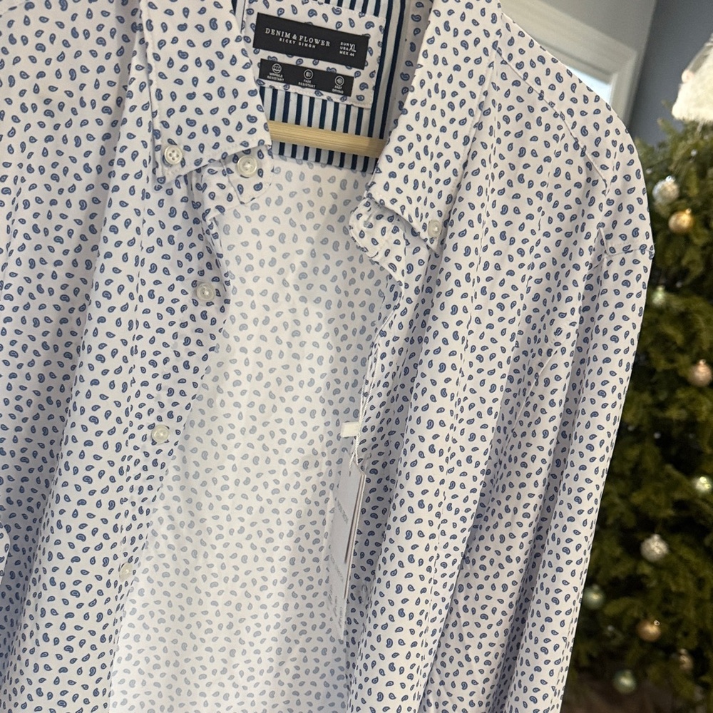 Men's White and Blue Patterned Casual Shirt